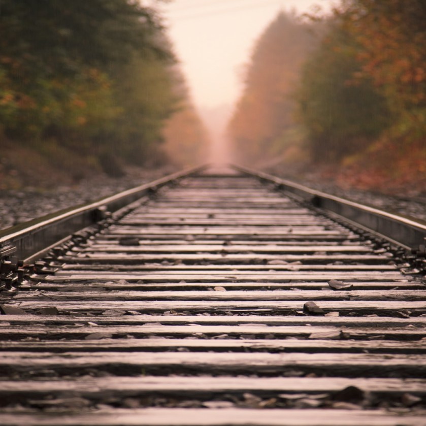 Railroad-Tracks-ipad-wallpaper-ilikewallpaper_com
